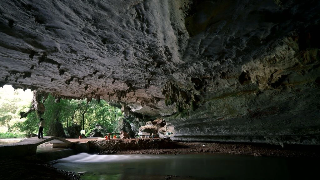 The cavernous interior of the converted 1920s auto garage that houses DNA Rock Cafe
